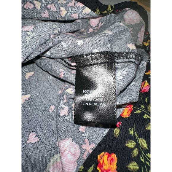 Torrid Harper Short Sleeve Top Blouse Black Floral Sz 2 lightweight Flowy Boho - Picture 5 of 8